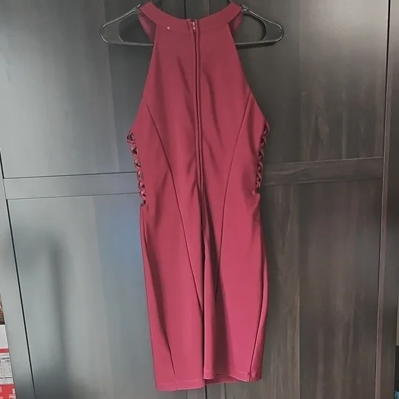 Emerald Sundae Backless Wine Dress - Picture 2 of 4